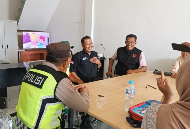 bhabinkamtibmas sambang kantor PPK kecamatan