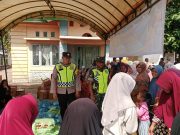 TNI – Polri Amankan Pasar Murah Di Kecamatan Arongan Lambalek