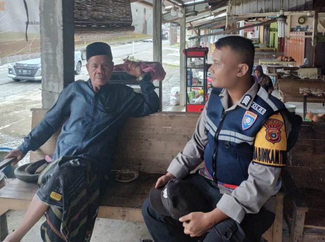 Bhabinkamtibmas Duduk Bersama Warga