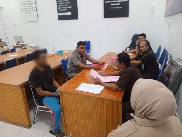 Unit Perlindungan Perempuan dan Anak (PPA) Satreskrim Polres Aceh Barat Serahkan Seorang Tersangka Ke JPU