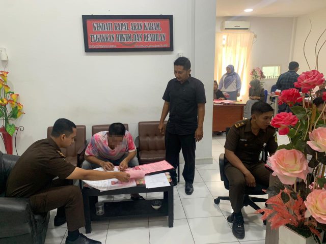 Sudah P21, Penyidik Satresnarkoba Polres Aceh Barat Limpahkan Berkas Perkara Kasus Narkoba ke Kejari Aceh Barat