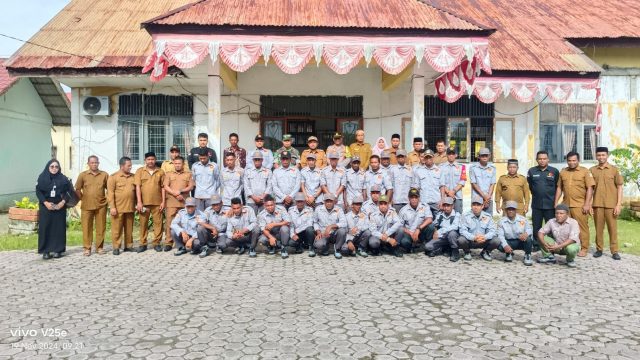 Apel Linmas Dalam Rangka Persiapan Pengamanan Pilkada 2024 di Kecamatan Woyla Barat