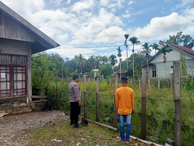 Bhabinkamtibmas Polsek Woyla Timur Ajak Warga Manfaatkan Pekarangan Rumah