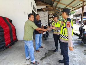 Patroli Harkamtibmas, Personel Polsek Bubon Sambangi Warga di Gampong Layung