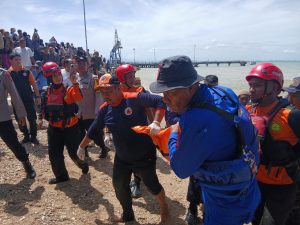 Tim Gabungan Temukan Korban Laka Laut Terseret Ombak di Pantai Suak Ribee