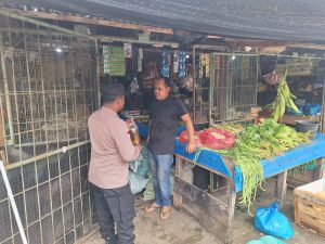 Antisipasi Lonjakan Harga, Polsek Samatiga Monitoring Sembako di Pasar Rakyat