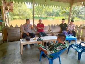 Sambangi Warga di Warung Kopi, TNI-Polri Perkuat Sinergitas Jaga Kamtibmas di Pante Ceureumen