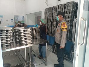 Pastikan Kualitas Layanan MBG, Polsek Samatiga Tinjau Operasional Dapur SPPG