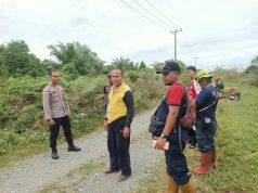 Kapolsek Johan Pahlawan Tinjau Lokasi Karhutla, Pastikan Api Padam dan Beri Imbauan kepada Masyarakat