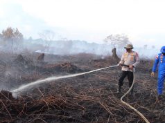 Kapolres Aceh Barat Pimpin Pemadaman Lanjutan Kebakaran Lahan Gambut, Imbau Warga Tak Membakar Lahan