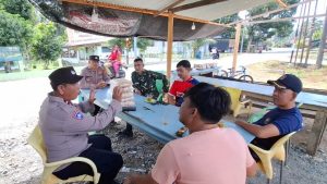 Sambangi Warga di Warung Kopi, TNI-Polri Sampaikan Imbauan Kamtibmas