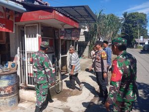 Patroli Dialogis Polri-TNI Perkuat Sinergitas dan Jaga Kondusivitas Kamtibmas di Woyla Barat