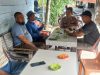 Ngopi Bersama Warga, Bhabinkamtibmas Polsek Woyla Timur Sampaikan Pesan Kamtibmas dan Bahaya Karhutla