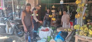 Pastikan Ketersediaan Sembako, Polsek Bubon Pantau Harga Bahan Pokok di Pasar Tradisional
