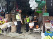 Sambangi Pedagang, Polsek Arongan Lambalek Perkuat Kemitraan dan Sampaikan Pesan Kamtibmas