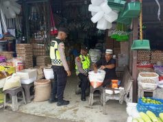 Sambangi Pedagang, Polsek Arongan Lambalek Perkuat Kemitraan dan Sampaikan Pesan Kamtibmas
