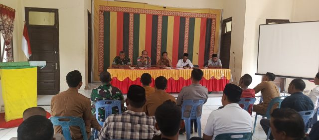 rapat persiapan pelaksanaan peringatan Hari Ulang Tahun (HUT) Ke-82 Kemerdekaan Republik Indonesia Tahun 2026 yang berlangsung di Gedung Serba Guna Woyla.Selasa (14/7/2026)