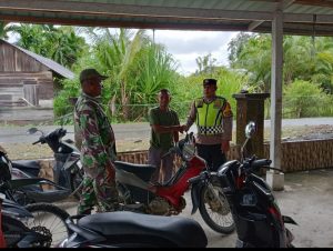 Patroli Gabungan TNI-Polri Perkuat Harkamtibmas, Polsek Sungai Mas Hadir Beri Rasa Aman kepada Masyarakat