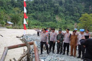 Kapolres Aceh Barat Dampingi Kunjungan Kapolda Aceh ke Lokasi Pembangunan Jembatan Gantung Sikundo