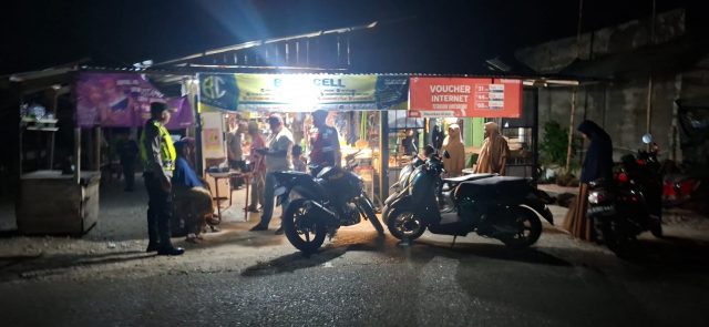 Personel Polsek Bubon melaksanakan patroli KRYD di Gampong Seumuleng, Kecamatan Bubon, Aceh Barat, Sabtu (25/7/2026). Dok. Polres Aceh Barat.