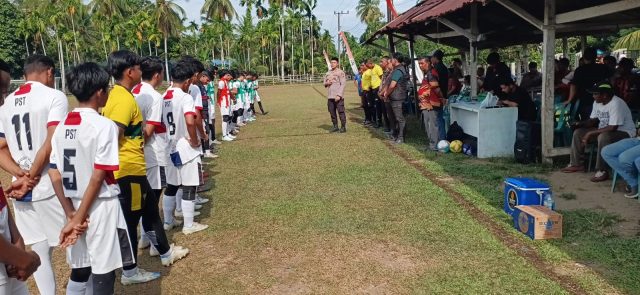 Kapolsek Samatiga Hadiri Pembukaan Turnamen Sepak Bola HUT ke-81 Kemerdekaan RI di Cot Seumeureung. Sabtu, (02/08/2026). Dok. Polres Aceh Barat.