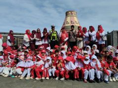 Kawal Pawai Becak Hias Anak TK, Polantas Pastikan Perayaan HUT RI ke-81 di Aceh Barat Berjalan Aman