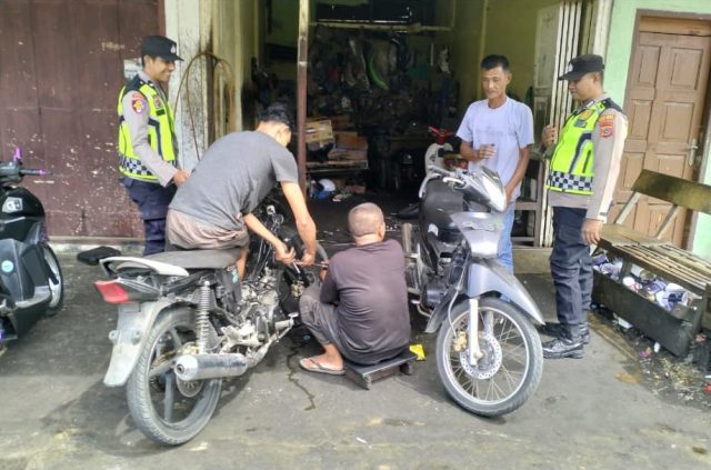 Polsek Bubon Sambangi Bengkel Warga Perkuat Kemitraan Cegah Gangguan Kamtibmas, Selasa (04/08/2026). Dok. Polres Aceh Barat.