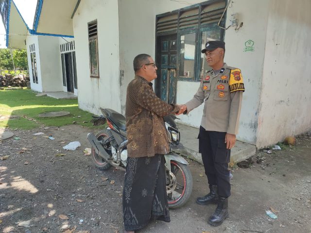 Personel Polsek Arongan Lambalek melaksanakan patroli dialogis di Gampong Kubu, Kamis (3/9/2026). Dok.Polres Aceh Barat