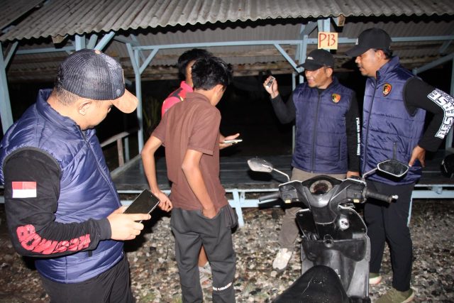 Team URC Satreskrim Polres Aceh Barat melaksanakan patroli malam untuk mengantisipasi kejahatan 3C di wilayah Johan Pahlawan, Sabtu (5/9/2026). Dok.Polres Aceh Barat