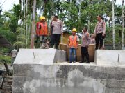 Polres Aceh Barat Percepat Pembangunan Jembatan Gantung Sikundo, Buka Akses Warga dan Anak Sekolah