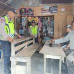 Menyapa Warga Karak, Polisi Jaga Suasana Tetap Aman dan Kondusif