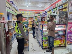 Menyapa Warga, Polsek Samatiga Jaga Kondusivitas Malam