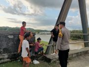 Polsek Pante Ceureumen Hadir di Tengah Warga, Polisi Edukasi Anak-anak Waspadai Bahaya dan Utamakan Keselamatan