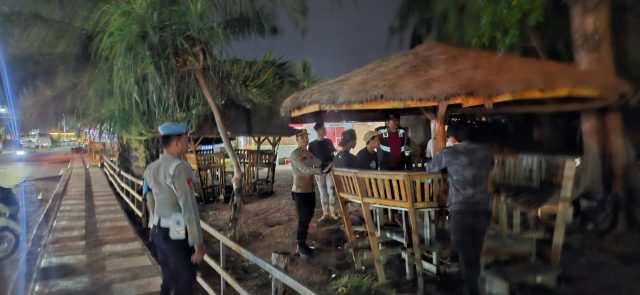 Personel Polres Aceh Barat saat melaksanakan patroli KRYD dan cipta kondisi di sejumlah titik keramaian serta ruas jalan wilayah hukum Polres Aceh Barat untuk mengantisipasi gangguan Kamtibmas, Selasa malam, 22 September 2026. Dok. Polres Aceh Barat
