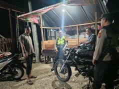 Malam Hari, Polsek Sungai Mas Hadir di Tengah Warga Jaga Situasi Tetap Kondusif