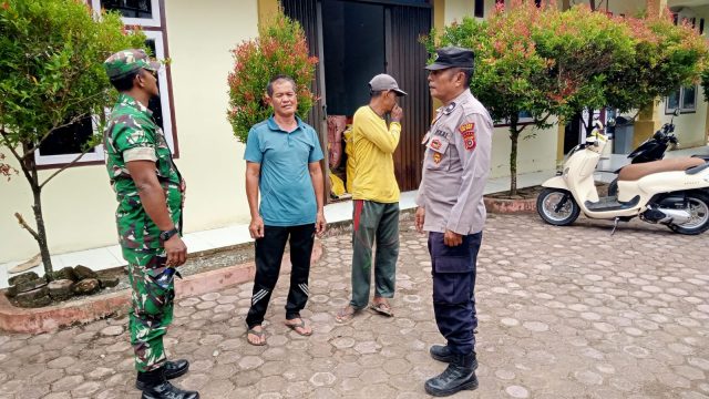 Personel TNI/Polri saat melaksanakan patroli gabungan di wilayah Kecamatan Sungai Mas, Jumat, 2 Oktober 2026. Dok. Polres Aceh Barat