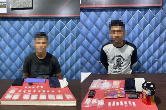 Personel Satresnarkoba Polres Aceh Barat saat mengamankan barang bukti sabu seberat total 64,58 gram dari dua residivis di Kecamatan Johan Pahlawan, Kamis, 8 Oktober 2026. Dok. Polres Aceh Barat