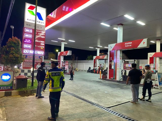Personel Polres Aceh Barat saat melaksanakan patroli KRYD di sejumlah titik strategis untuk mengantisipasi gangguan kamtibmas, Kamis malam, 8 Oktober 2026. Dok. Polres Aceh Barat