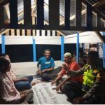 Sambangi Permukiman Warga Alue Perman pada Malam Hari, Polsek Woyla Barat Ajak Masyarakat Perkuat Keamanan Lingkungan