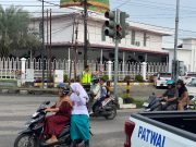 Kapolres Aceh Barat Turun ke Jalan, Pastikan Aktivitas Masyarakat Pagi Berjalan Lancar