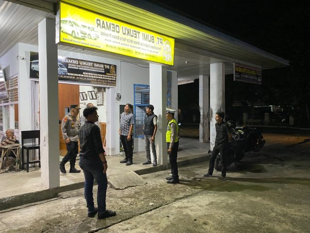 Personel Polres Aceh Barat melaksanakan patroli KRYD malam hari untuk mengantisipasi premanisme dan kriminalitas jalanan di wilayah Meulaboh. Rabu (28/10/2026) Dok. Polres Aceh Barat